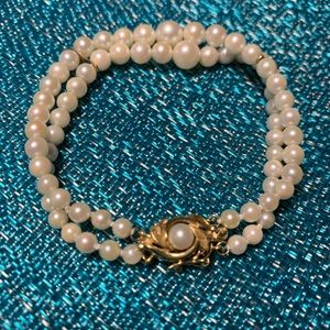 Vintage 14 k clasp pearl bracelet